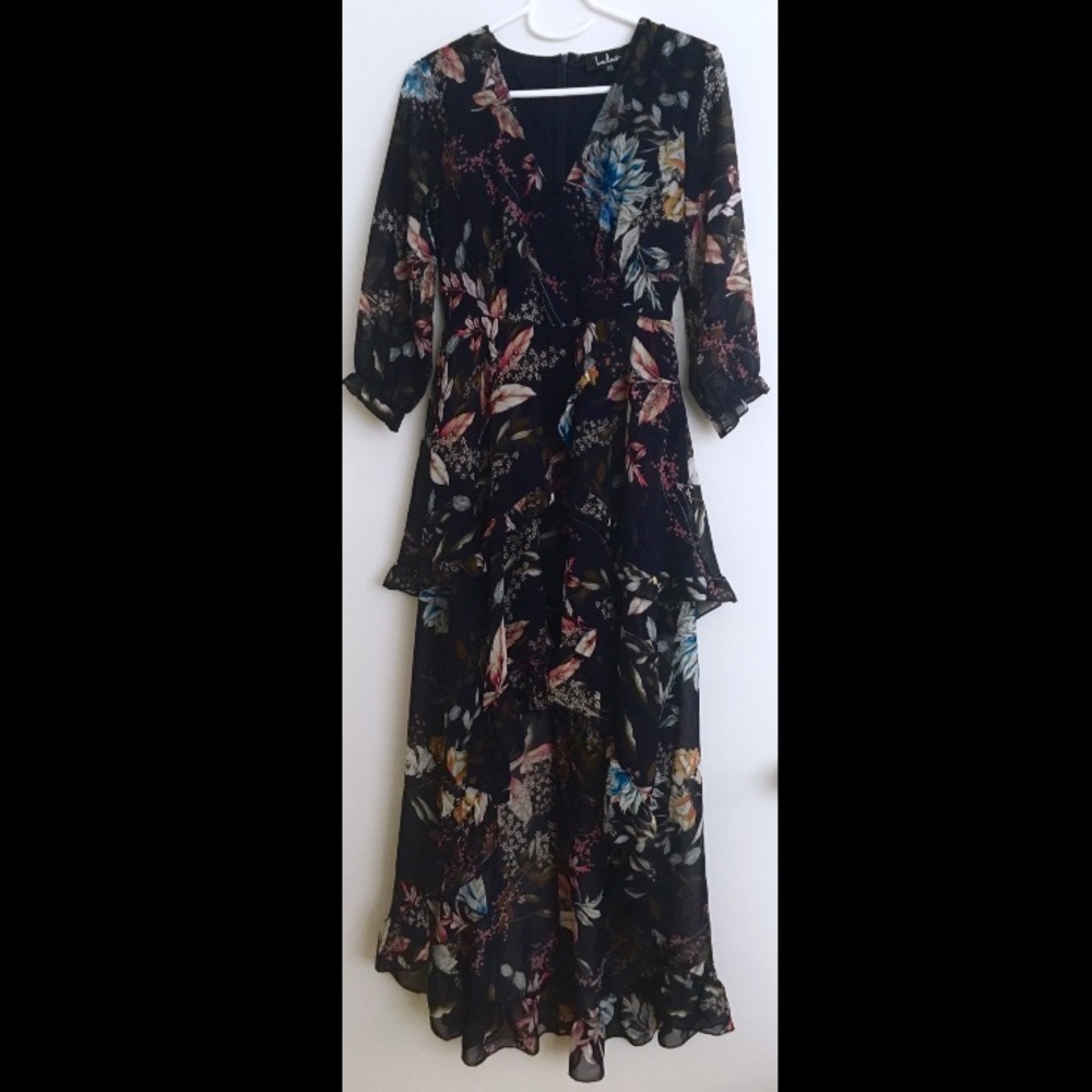 Lulu’s Navy floral dress - Picture 3 of 5